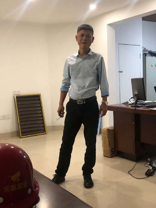 郁闷之中的第一张照片--汕头相亲服务中心