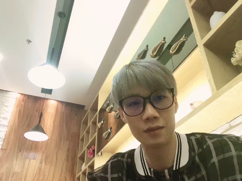 黄峰的第一张照片--汕头相亲服务中心