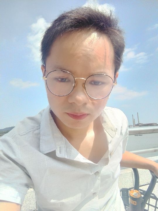 楠呐的第三张照片--汕头相亲服务中心