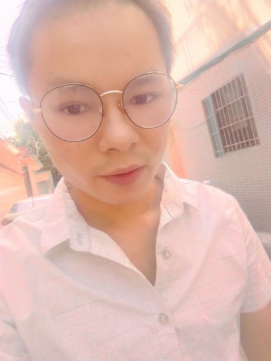 楠呐的第四张照片--汕头相亲服务中心