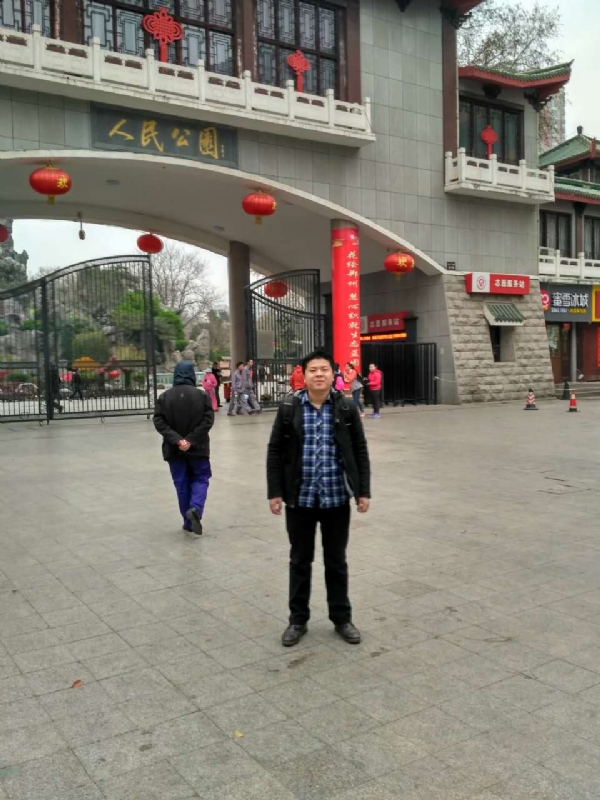 在奋斗的第一张照片--汕头相亲服务中心