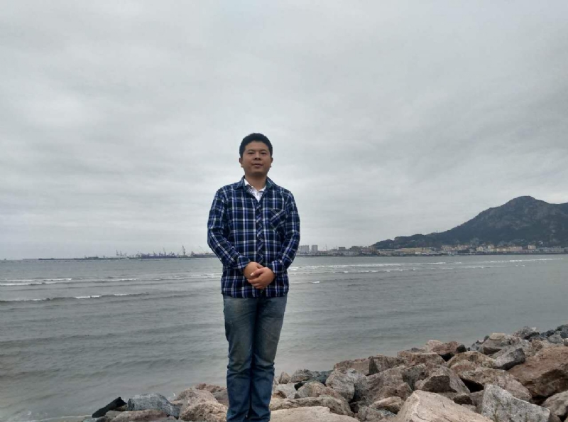 在奋斗的第二张照片--汕头相亲服务中心