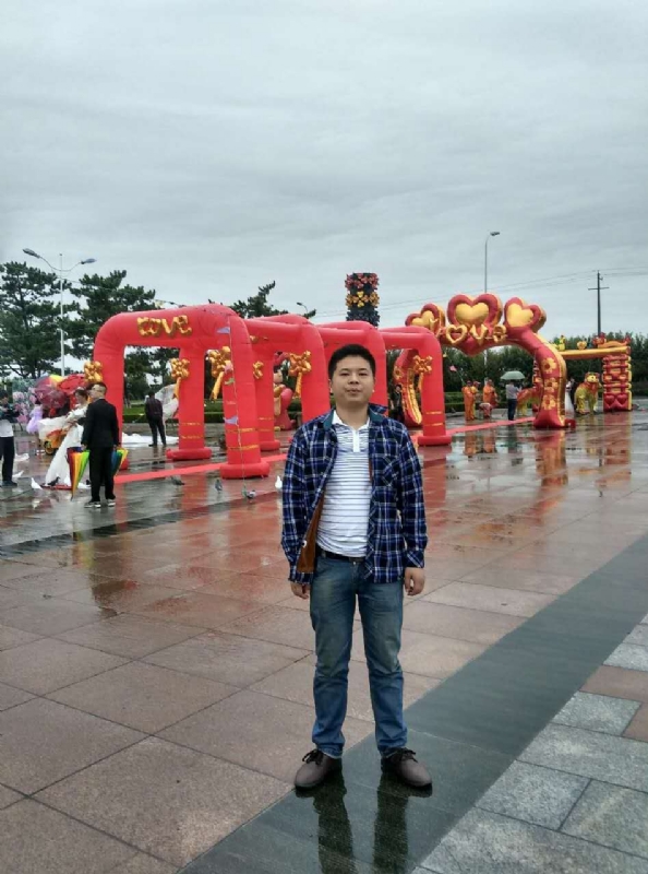 在奋斗的第三张照片--汕头相亲服务中心