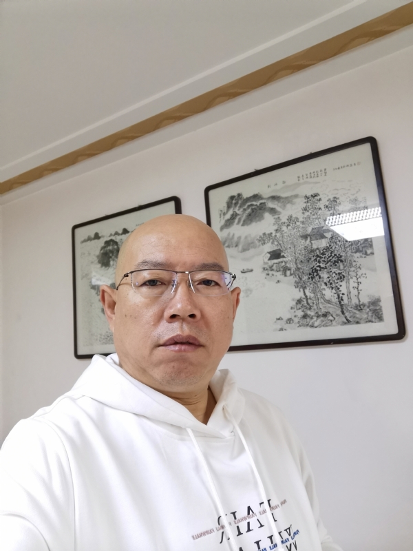 光头博士的第一张照片--汕头相亲服务中心