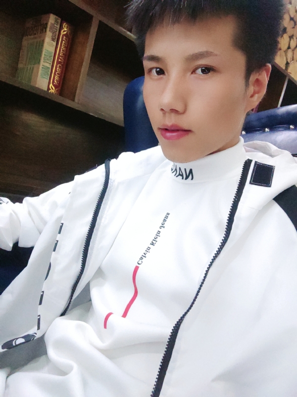 梁辞的第一张照片--汕头相亲服务中心