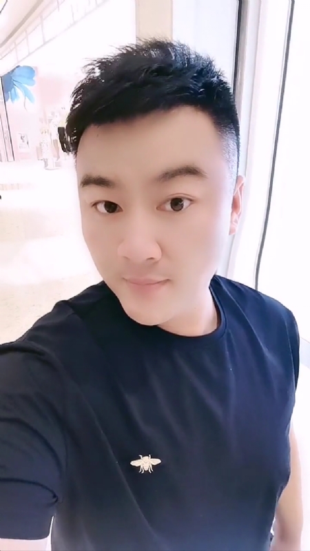 微风徐徐的第一张照片--汕头相亲服务中心