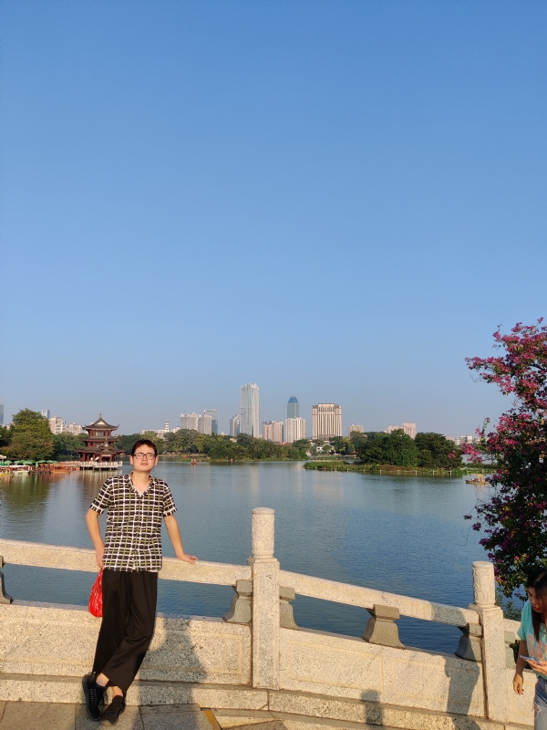 萍水相逢晏的第一张照片--汕头相亲服务中心