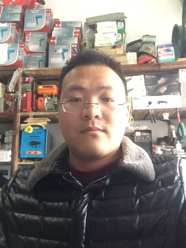 鼎福的第一张照片--汕头相亲服务中心