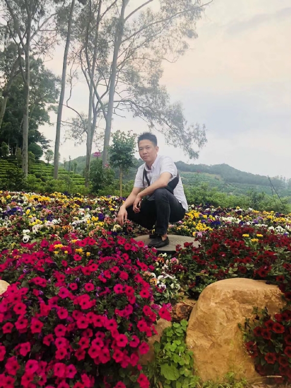 小郑的第一张照片--汕头相亲服务中心