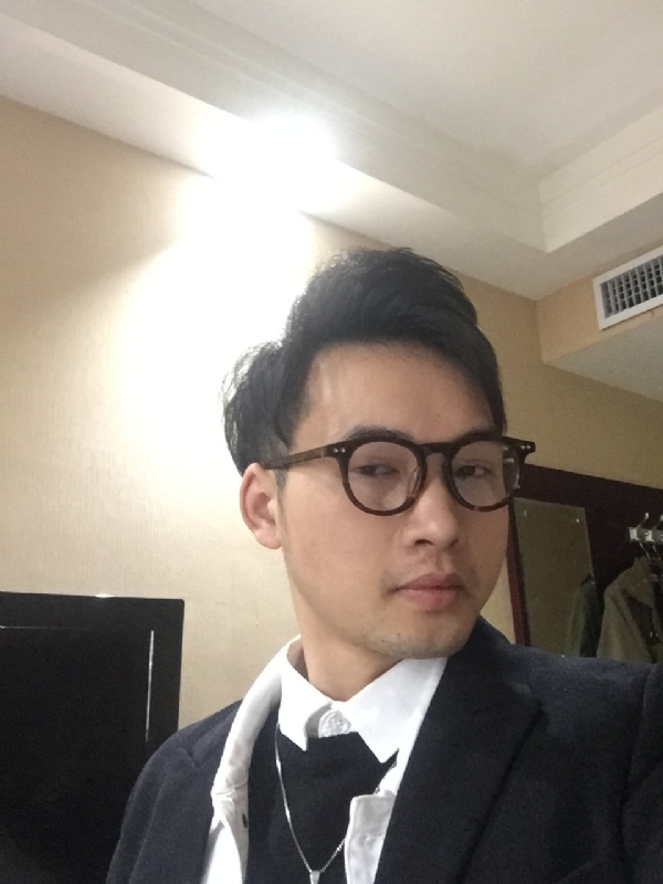 曾亮的第一张照片--汕头相亲服务中心