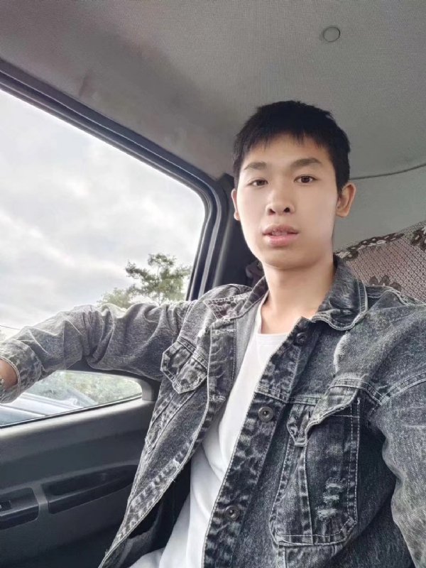 康康的第一张照片--汕头相亲服务中心