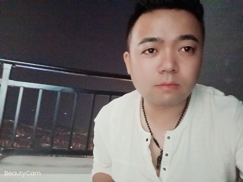 可么嗯哼的第一张照片--汕头相亲服务中心