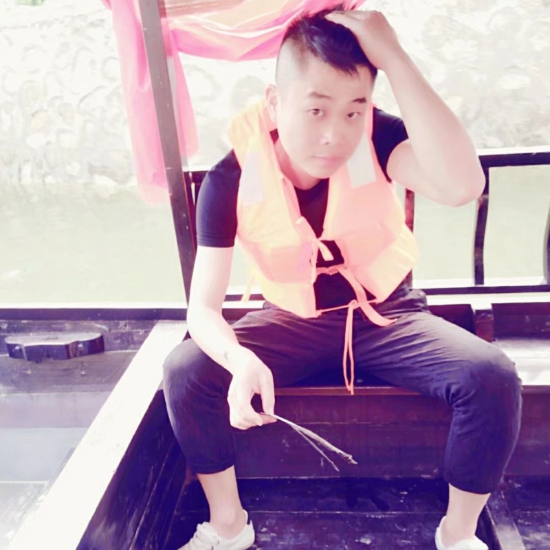 乔七的第一张照片--汕头相亲服务中心