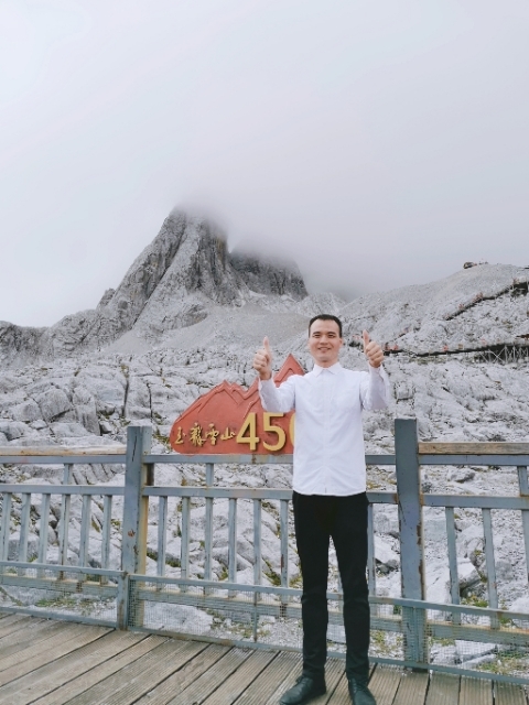 灰太狼的第一张照片--汕头相亲服务中心