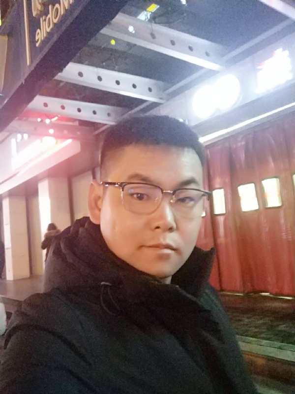 杜跃龙的第二张照片--汕头相亲服务中心