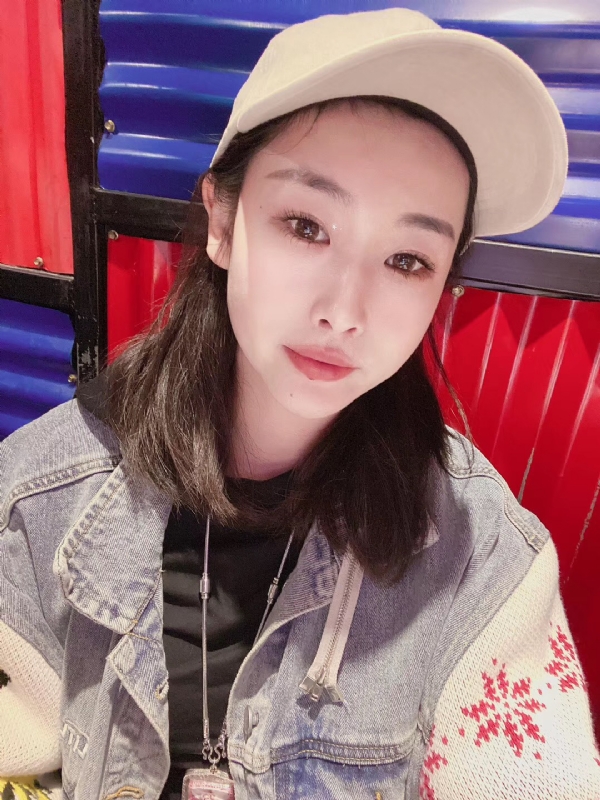 玲珑的第一张照片--汕头相亲服务中心