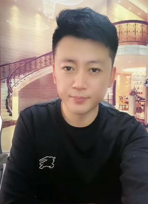 屋顶拾荒人的第三张照片--汕头相亲服务中心