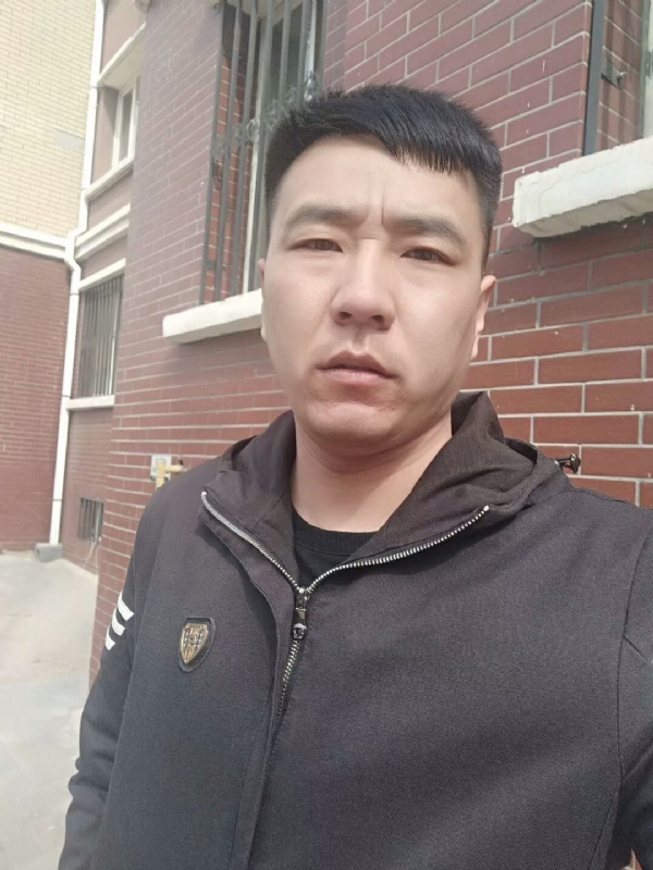 谁伴我闯荡的第一张照片--汕头相亲服务中心