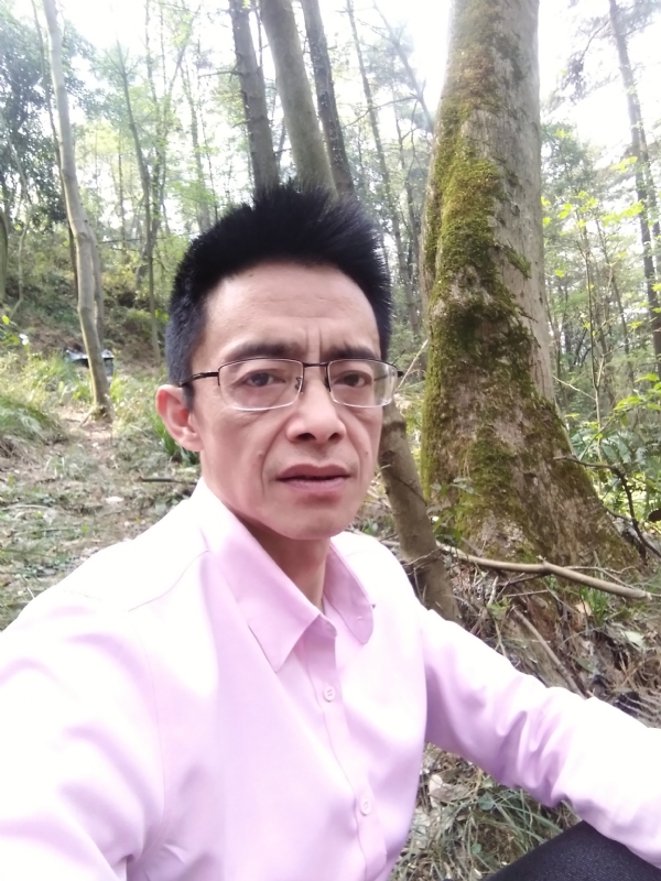 吴彬的第一张照片--汕头相亲服务中心