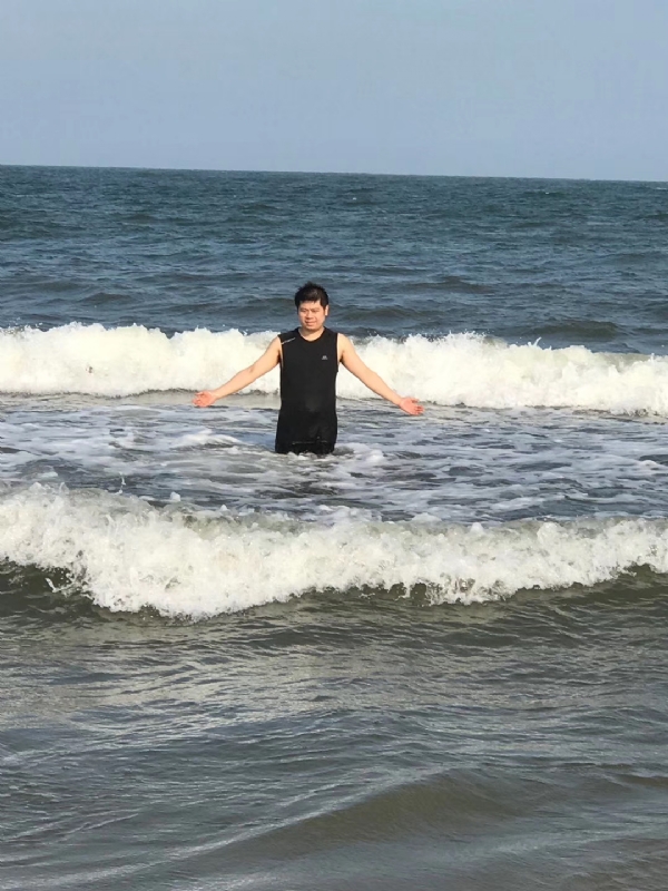 TS杰的第一张照片--汕头相亲服务中心