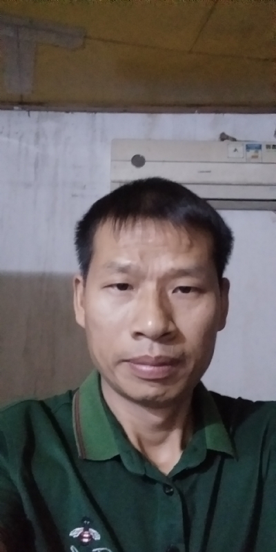 执着跋涉的第二张照片--汕头相亲服务中心