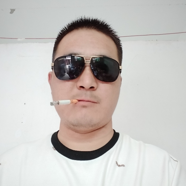 白伟伟的第一张照片--汕头相亲服务中心