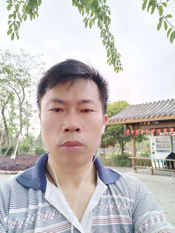 一个人的孤单的第一张照片--汕头相亲服务中心