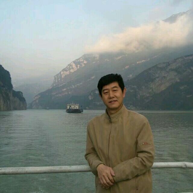 优秀善良1.78的第二张照片--汕头相亲服务中心