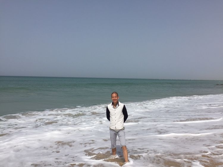 文字的忧伤的第一张照片--汕头相亲服务中心