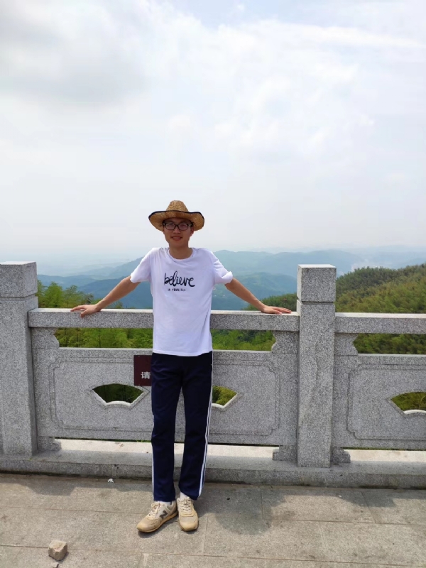 华华的第四张照片--汕头相亲服务中心