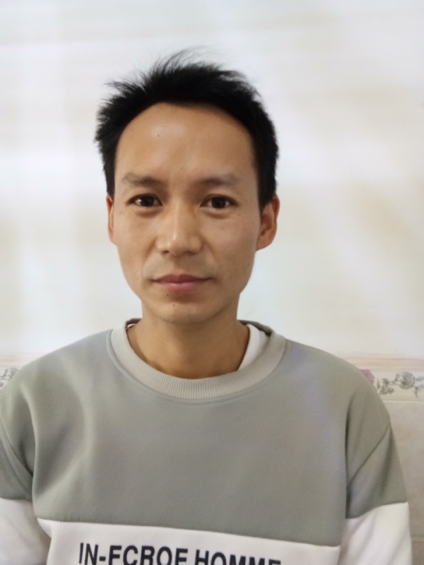 单亲爸爸的第一张照片--汕头相亲服务中心