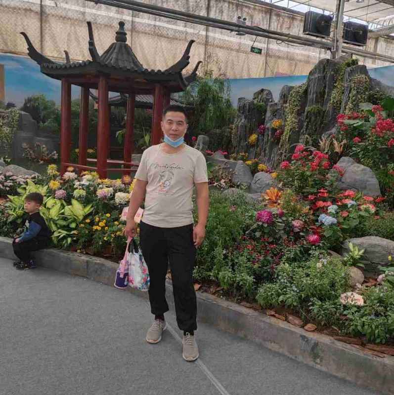 受伤的痴情男的第一张照片--汕头相亲服务中心