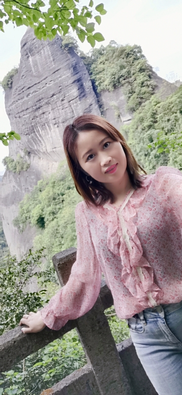 花开半夏的第二张照片--汕头相亲服务中心