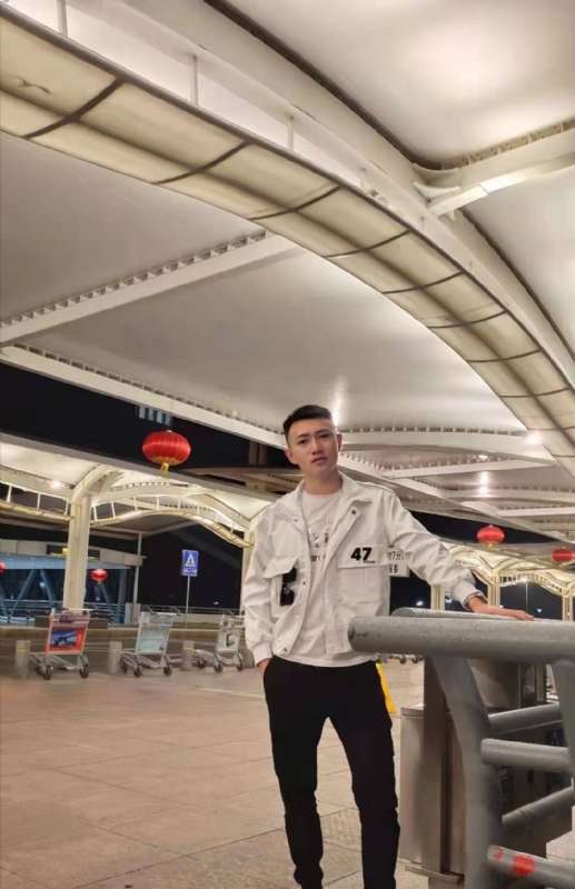 猕猴的第一张照片--汕头相亲服务中心