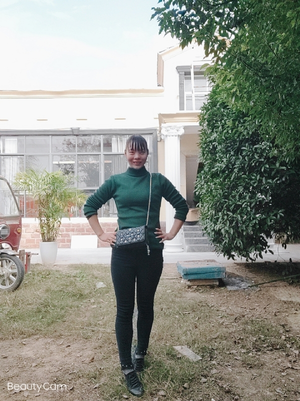 魏沐阳子的第一张照片--汕头相亲服务中心