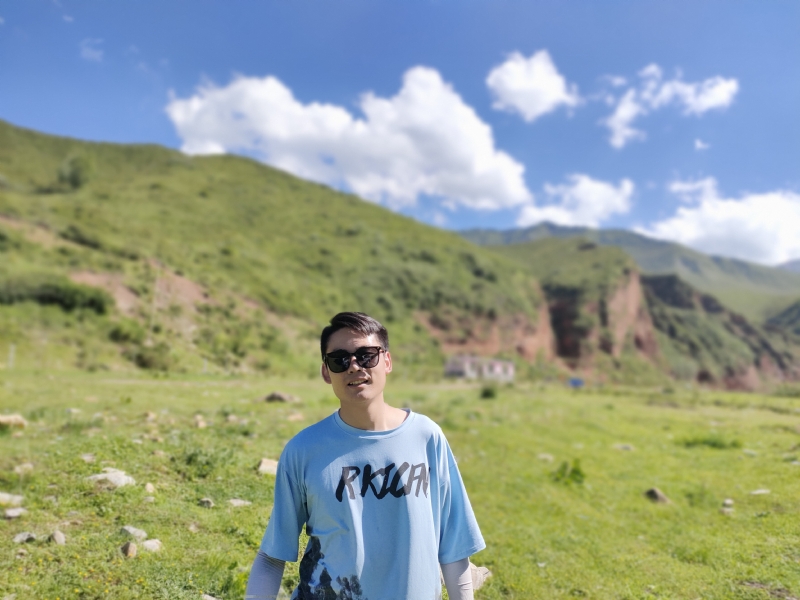 祁三岁的第一张照片--汕头相亲服务中心