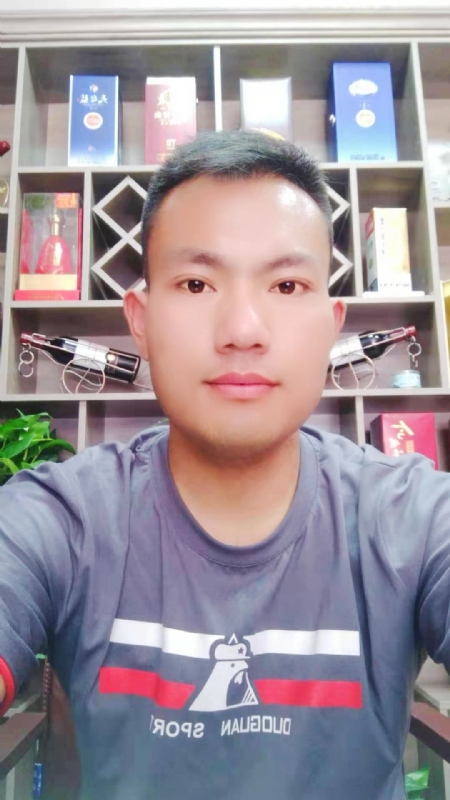 钱乾的第一张照片--汕头相亲服务中心