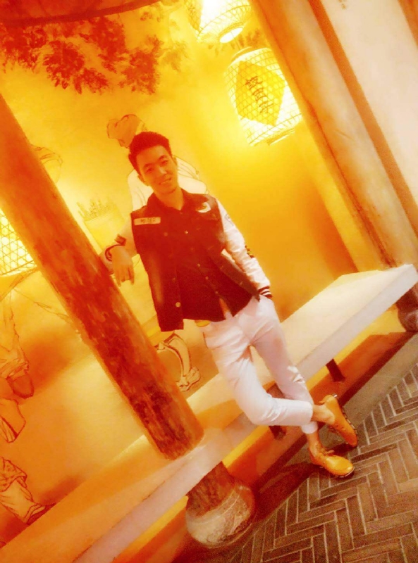 滞后的微笑的第四张照片--汕头相亲服务中心