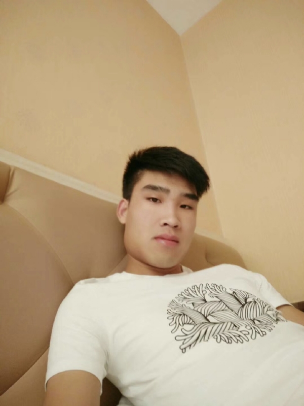 谁不曾孤单上路的第一张照片--汕头相亲服务中心