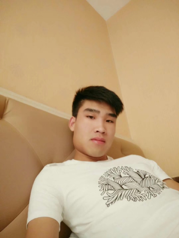 谁不曾孤单上路的第二张照片--汕头相亲服务中心