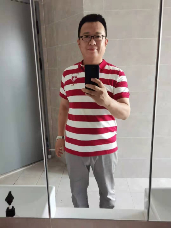 行走的打桩机的第一张照片--汕头相亲服务中心