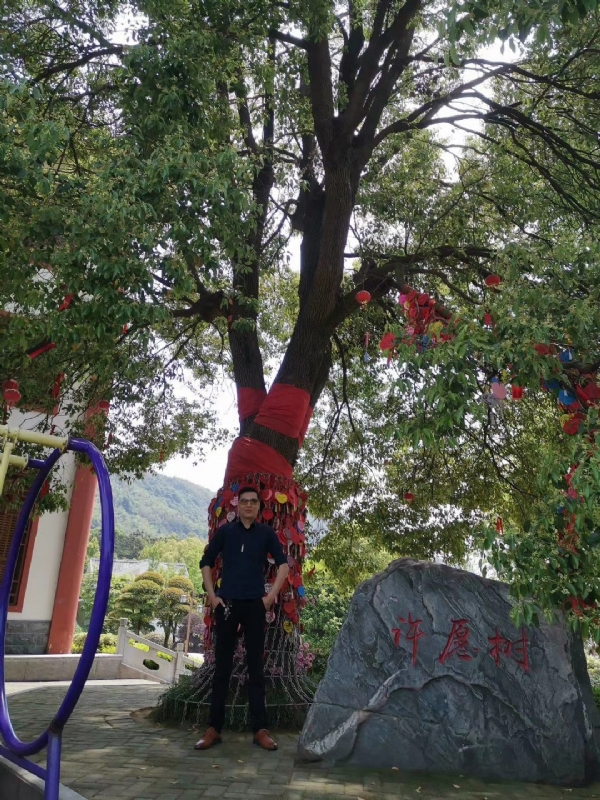 霸气的第一张照片--汕头相亲服务中心