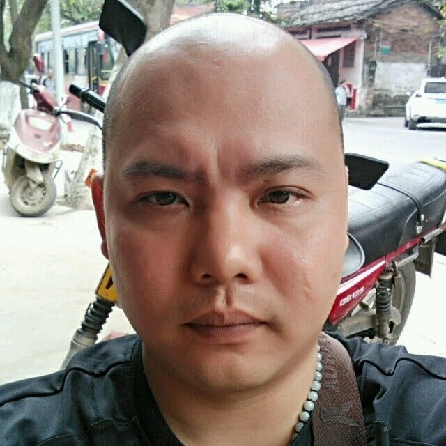 开心就好的第一张照片--汕头相亲服务中心