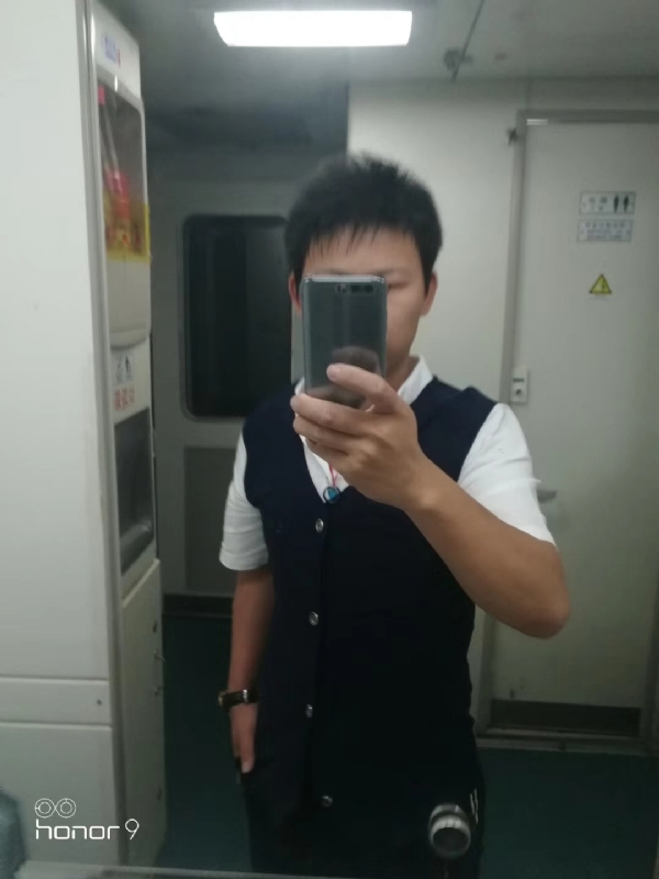 阳光下de幸福的第一张照片--汕头相亲服务中心