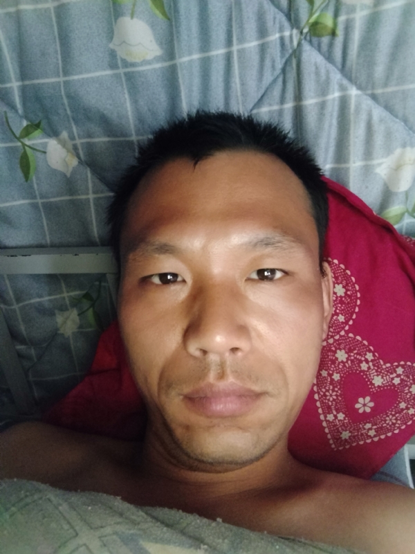 弘扬的第一张照片--汕头相亲服务中心