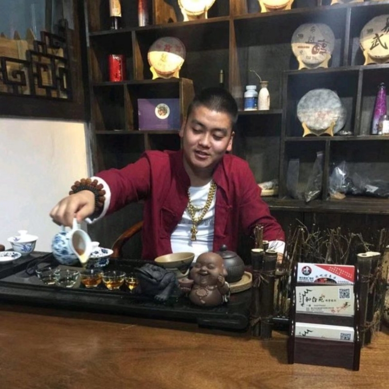 请叫我金爷的第一张照片--汕头相亲服务中心