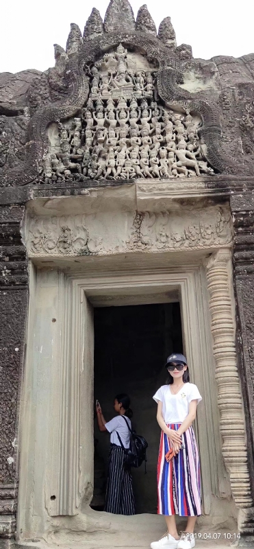 桃花与酒的第二张照片--汕头相亲服务中心