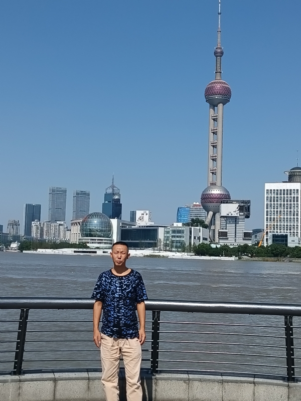 伪装浪漫的第一张照片--汕头相亲服务中心