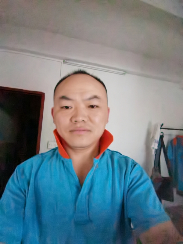 与子携老的第五张照片--汕头相亲服务中心