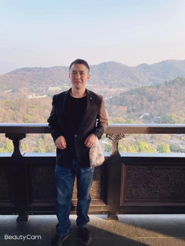 周周的第二张照片--汕头相亲服务中心